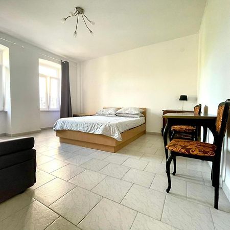 קריקווניצה Apartmani Mauro Sa Terasom מראה חיצוני תמונה