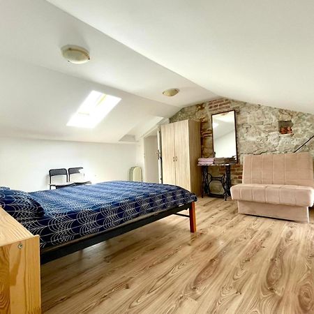 קריקווניצה Apartmani Mauro Sa Terasom מראה חיצוני תמונה