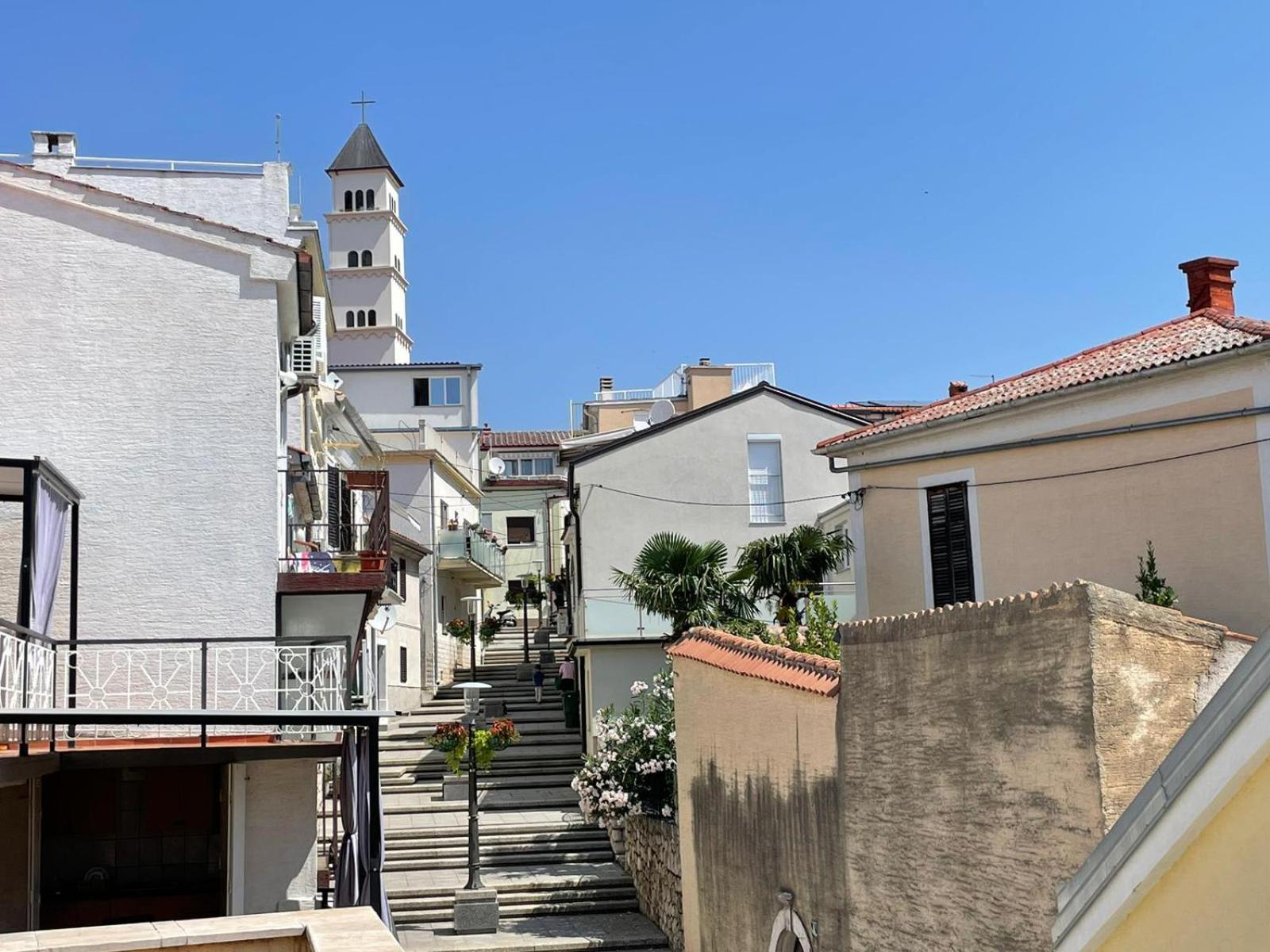 קריקווניצה Apartmani Mauro Sa Terasom מראה חיצוני תמונה