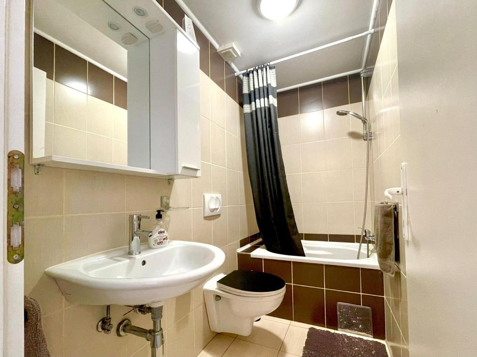 קריקווניצה Apartmani Mauro Sa Terasom מראה חיצוני תמונה